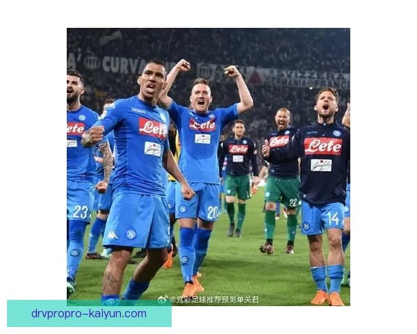 奥斯梅恩与那不勒斯球迷互动，状态回暖备受期待