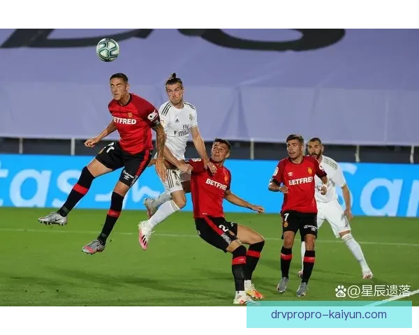 巴尔韦德双脚能力持续提升，展现出出色的场上表现与技术水平。