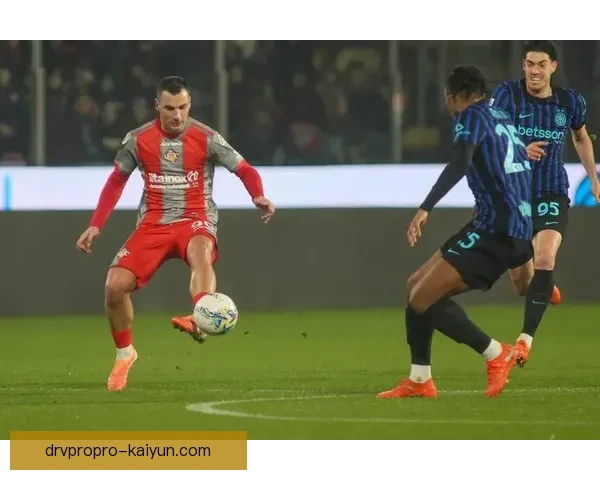 意甲国米在欧冠小组赛中的状态值得关注，期待其继续稳健表现。