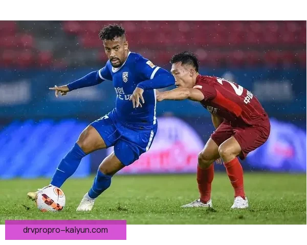 中超赛季亮点：争冠格局激烈，新势力崛起表现稳健